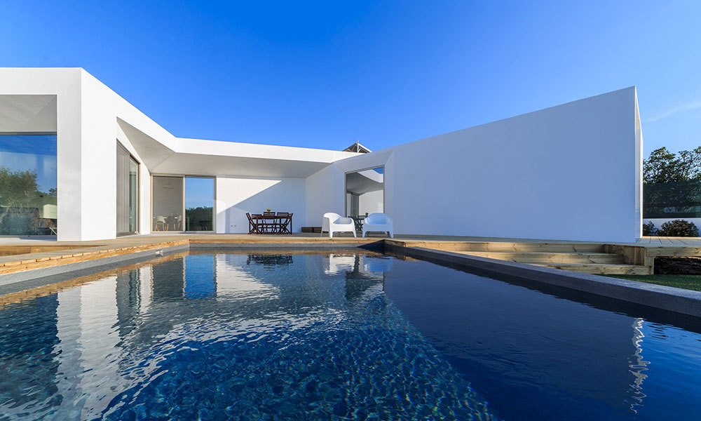 Historic Courtyards and Gardens for selling a home in the world.